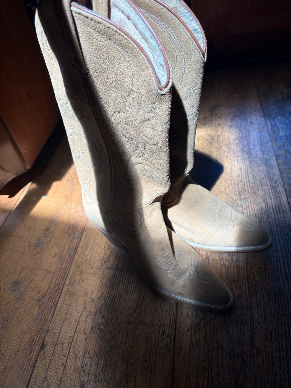 Women's Tan Suede Western Cowboy Boots